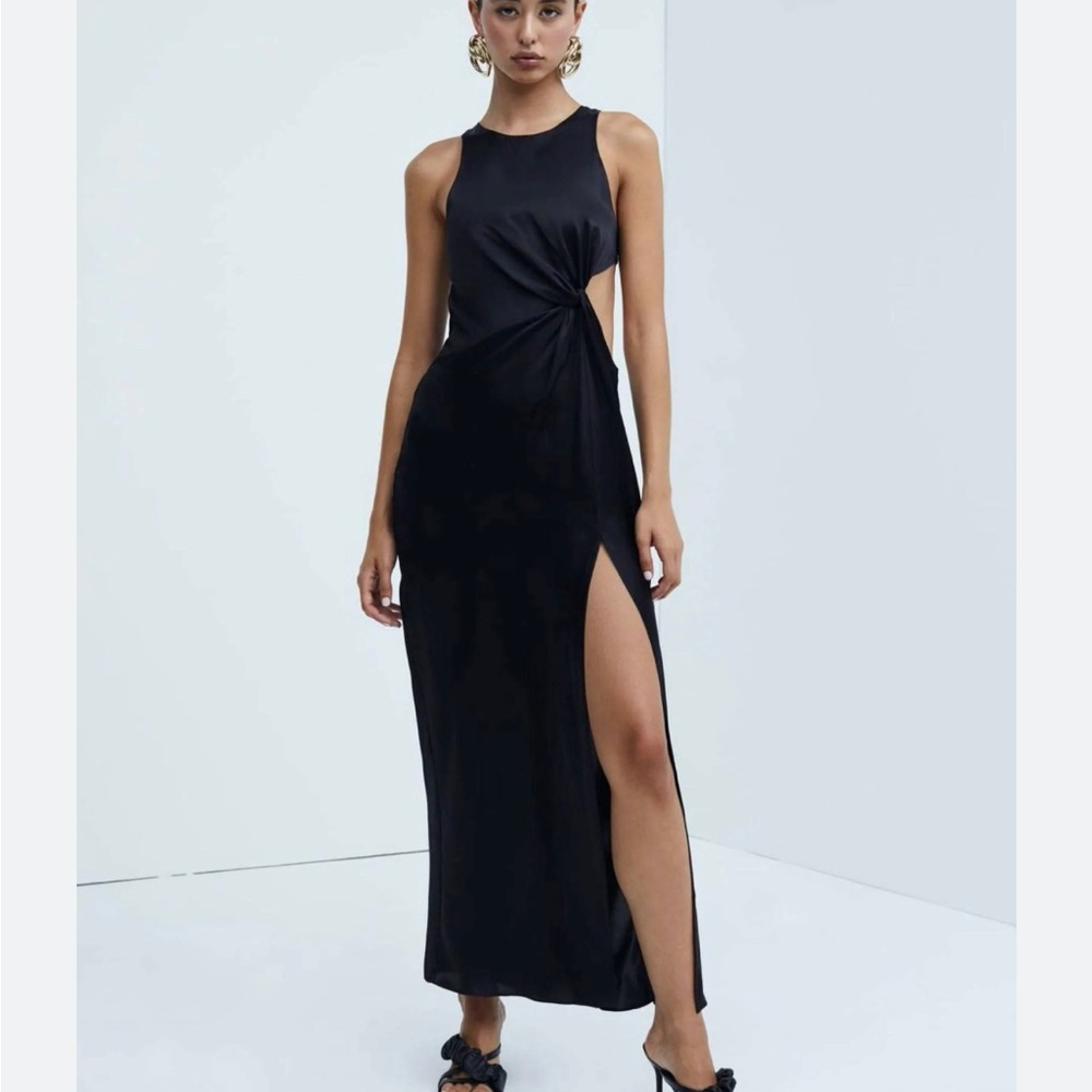 NWT Taliah Maxi Dress in Black